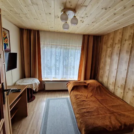 Pod Lasem U Ewki